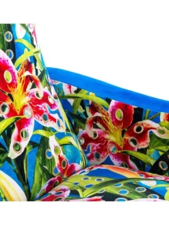 Armstoel flowers with holes