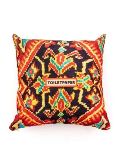 Lady on carpet ligbed - 16620