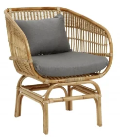 Rotan armstoel met grijs kussen