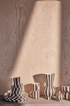 Toppu vaas rond wit/zwart - L301173