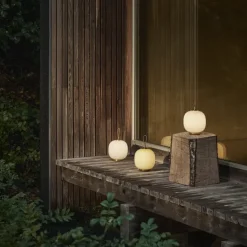 VL 45 radiohus portable lamp brass/glossy pale white glass - 5744171711